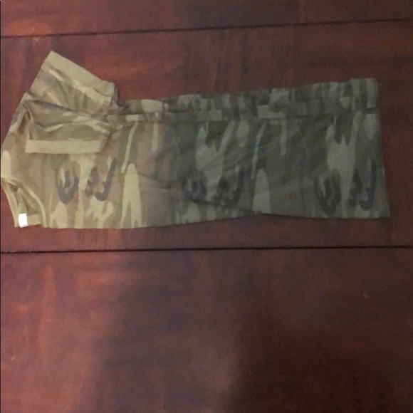 Top - Picture 4 of 8